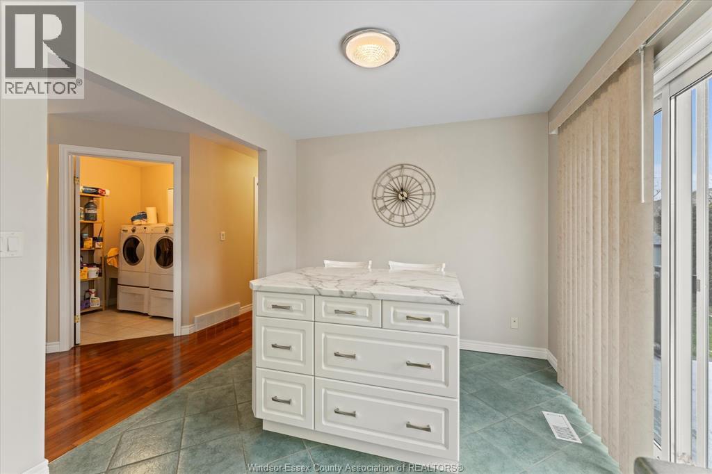 154 Purple Plum, Kingsville, ON - Indoor Photo Showing Other Room