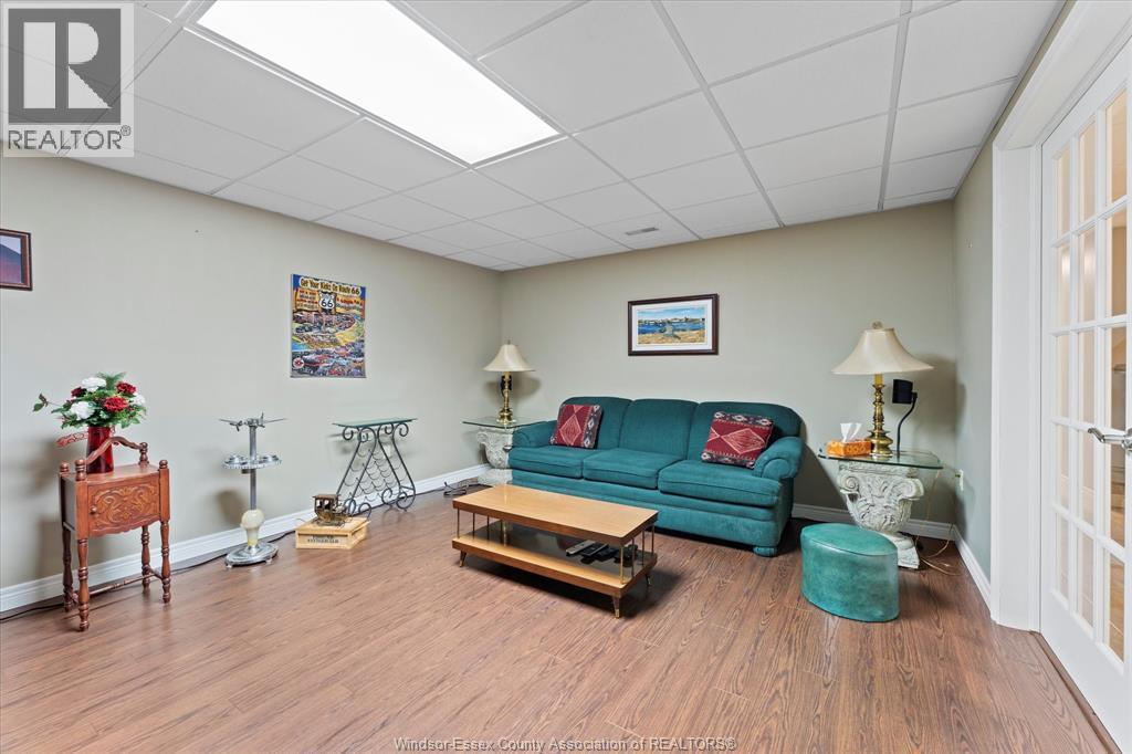 154 Purple Plum, Kingsville, ON - Indoor