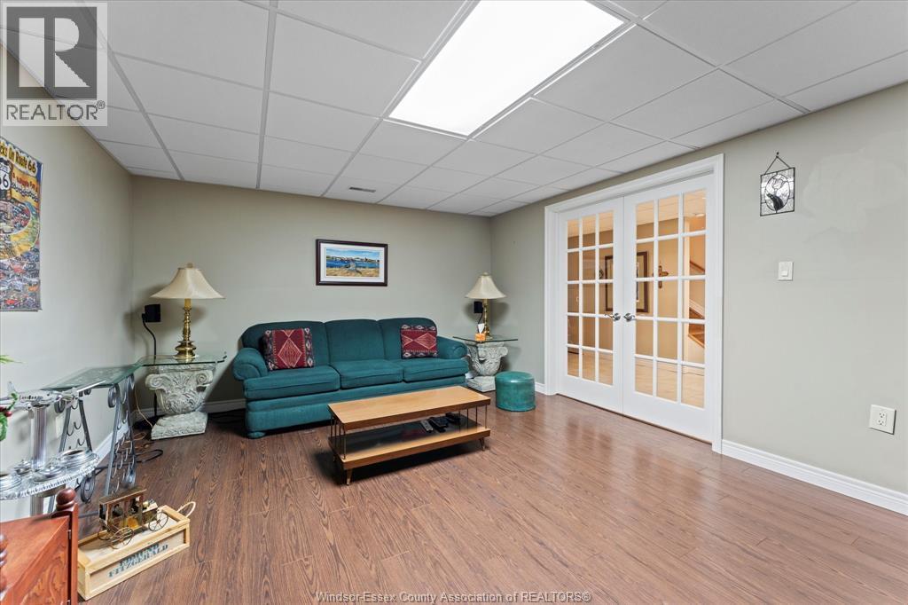 154 Purple Plum, Kingsville, ON - Indoor