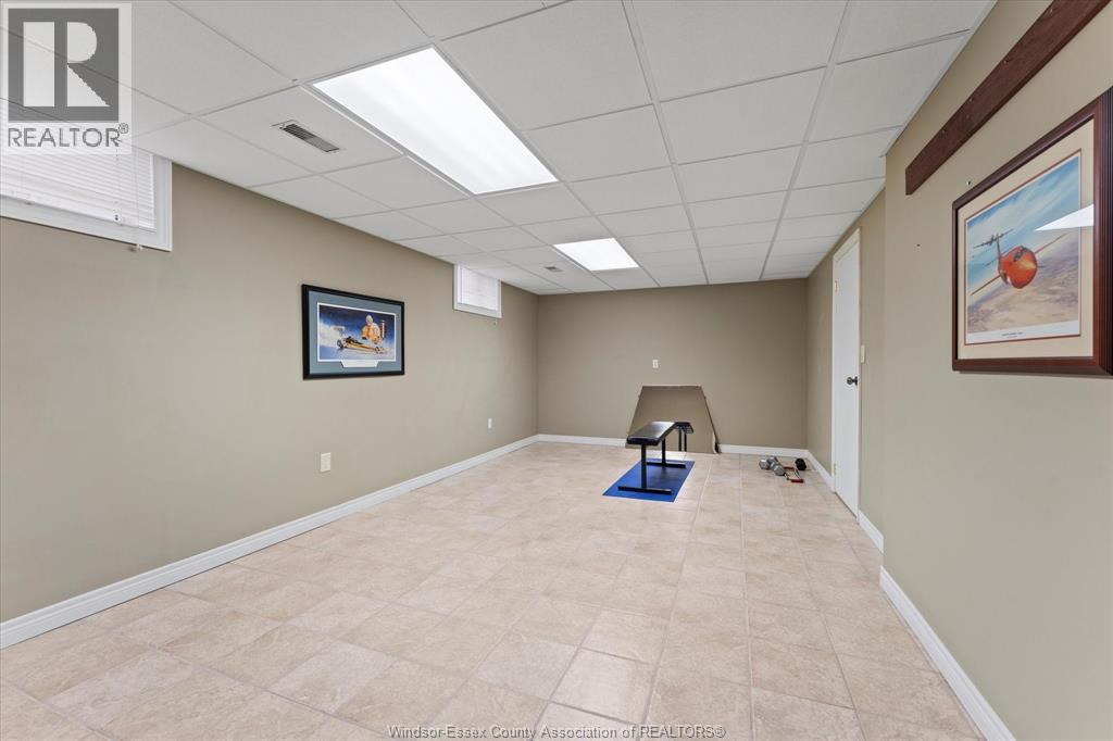 154 Purple Plum, Kingsville, ON - Indoor