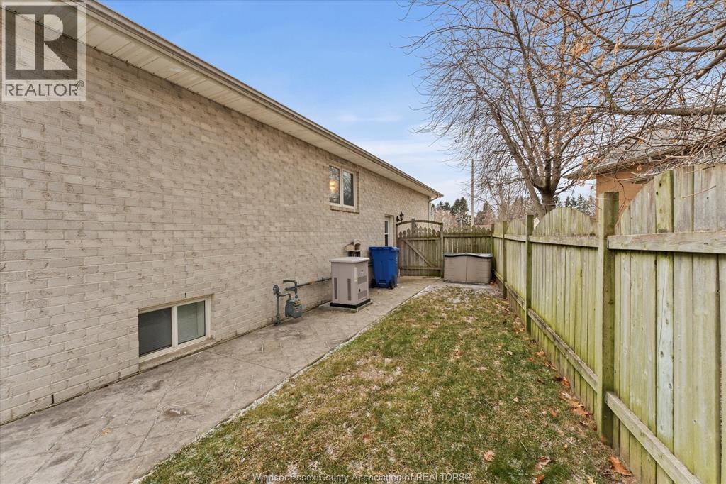 154 Purple Plum, Kingsville, ON - Outdoor