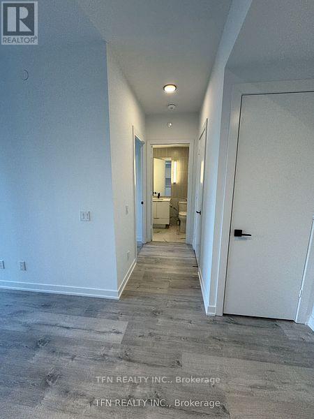 2008 - 327 King Street W, Toronto, ON