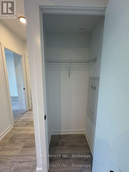 2008 - 327 King Street W, Toronto, ON