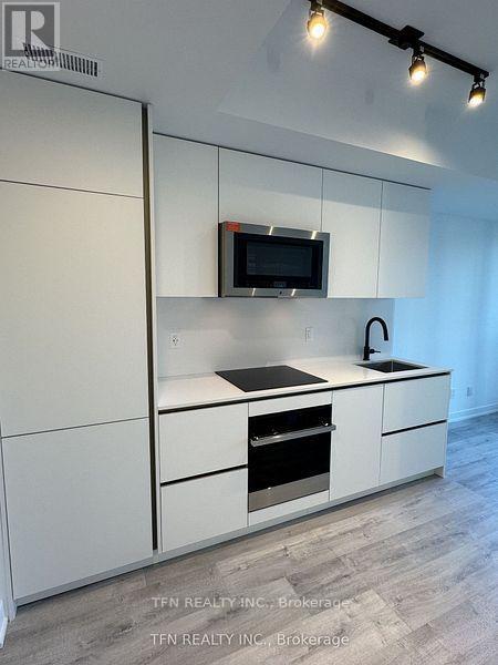 2008 - 327 King Street W, Toronto, ON