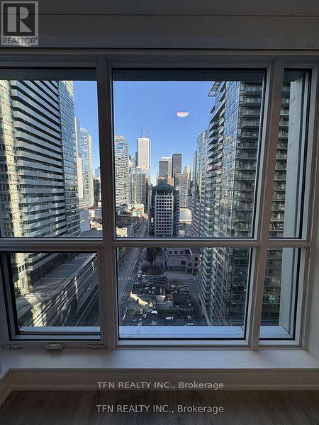 2008 - 327 King Street W, Toronto, ON