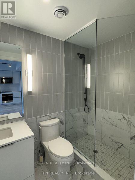 2008 - 327 King Street W, Toronto, ON