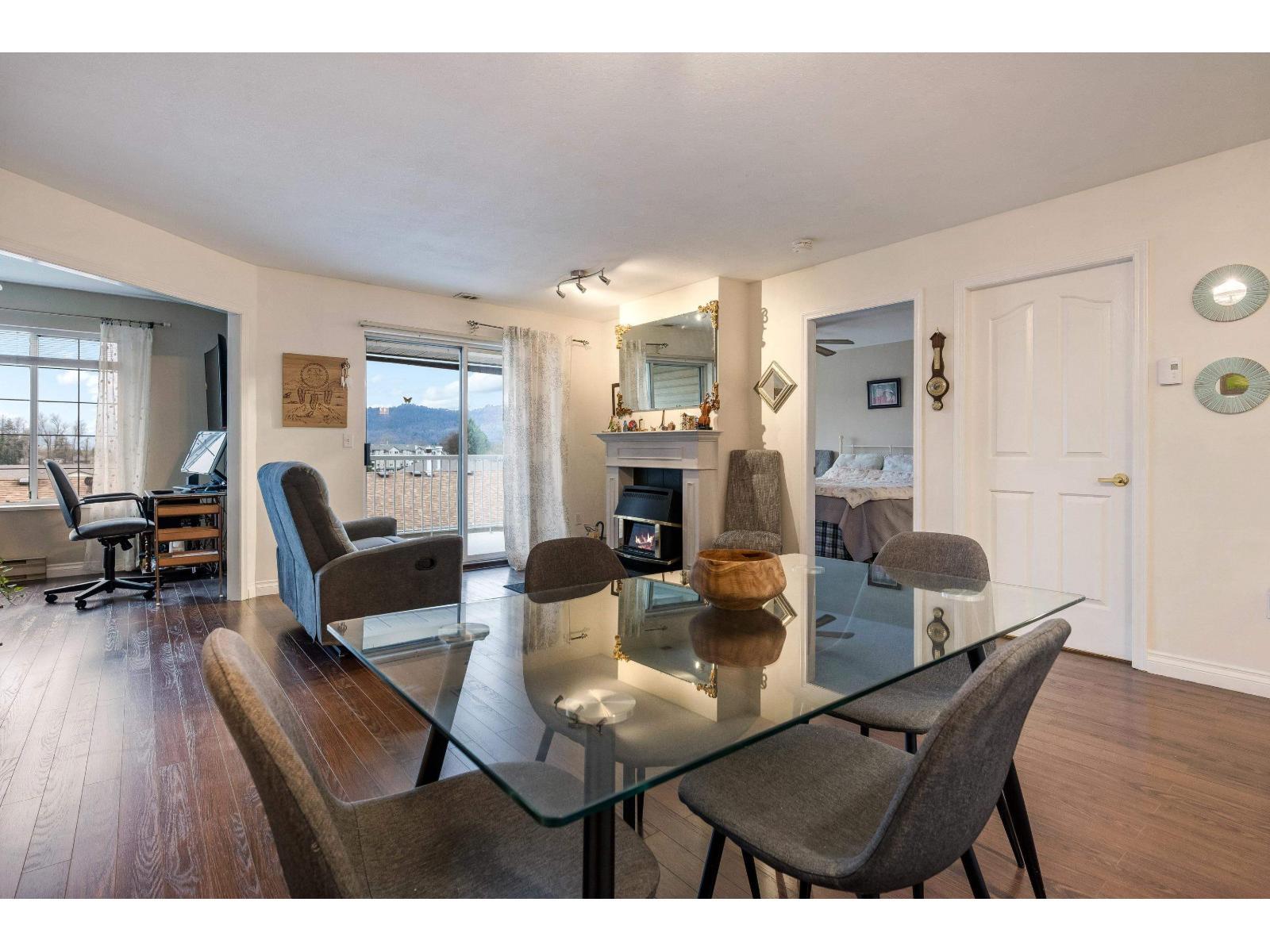 307 45660 Knight Road|Sardis West Vedder, Chilliwack, BC - Indoor With Fireplace