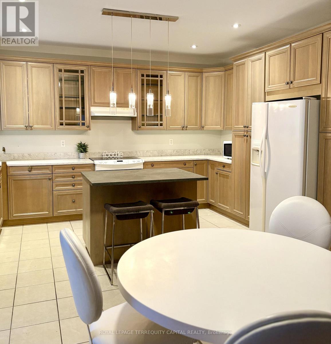 83 Chopin Boulevard, Vaughan, ON - Indoor Photo Showing Kitchen