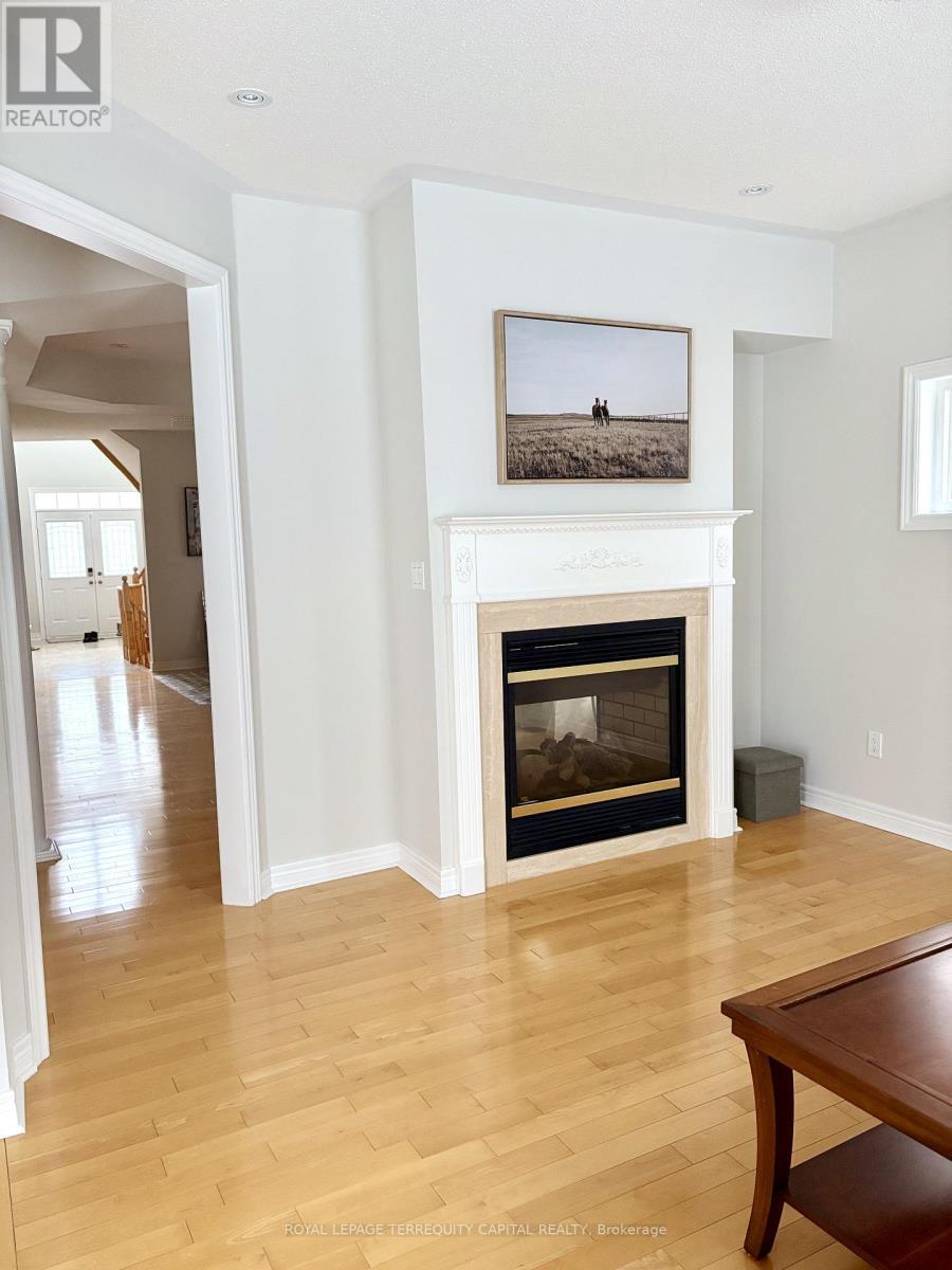 83 Chopin Boulevard, Vaughan, ON - Indoor Photo Showing Living Room With Fireplace