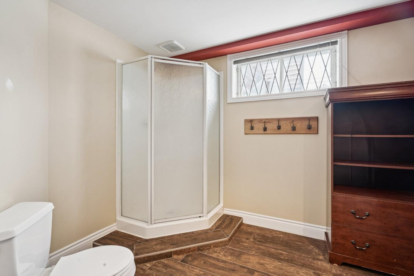 Salle de bains - 170 Rue Mailloux, Saint-Jean-Sur-Richelieu, QC - Indoor Photo Showing Bathroom
