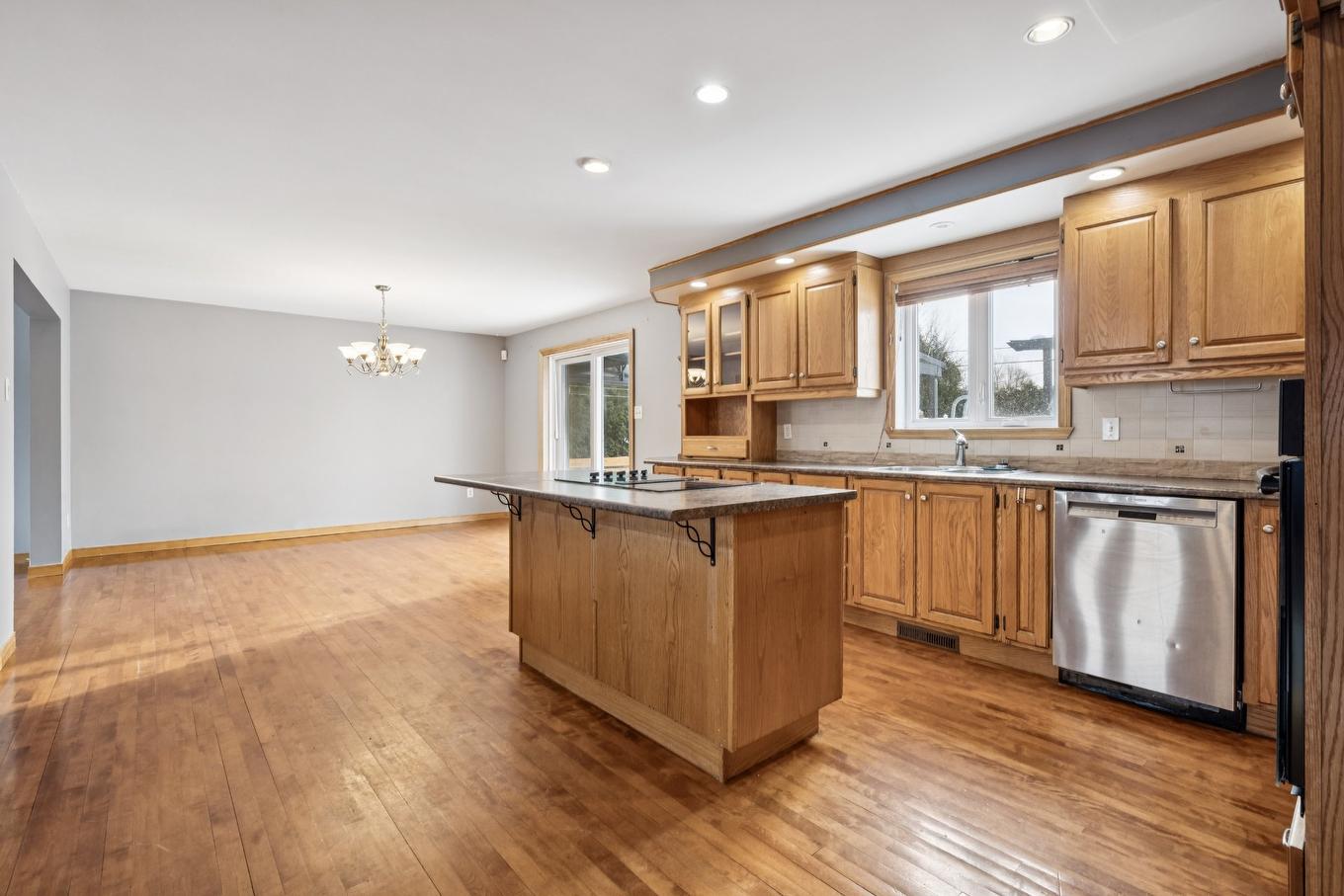 Cuisine - 170 Rue Mailloux, Saint-Jean-Sur-Richelieu, QC - Indoor Photo Showing Kitchen