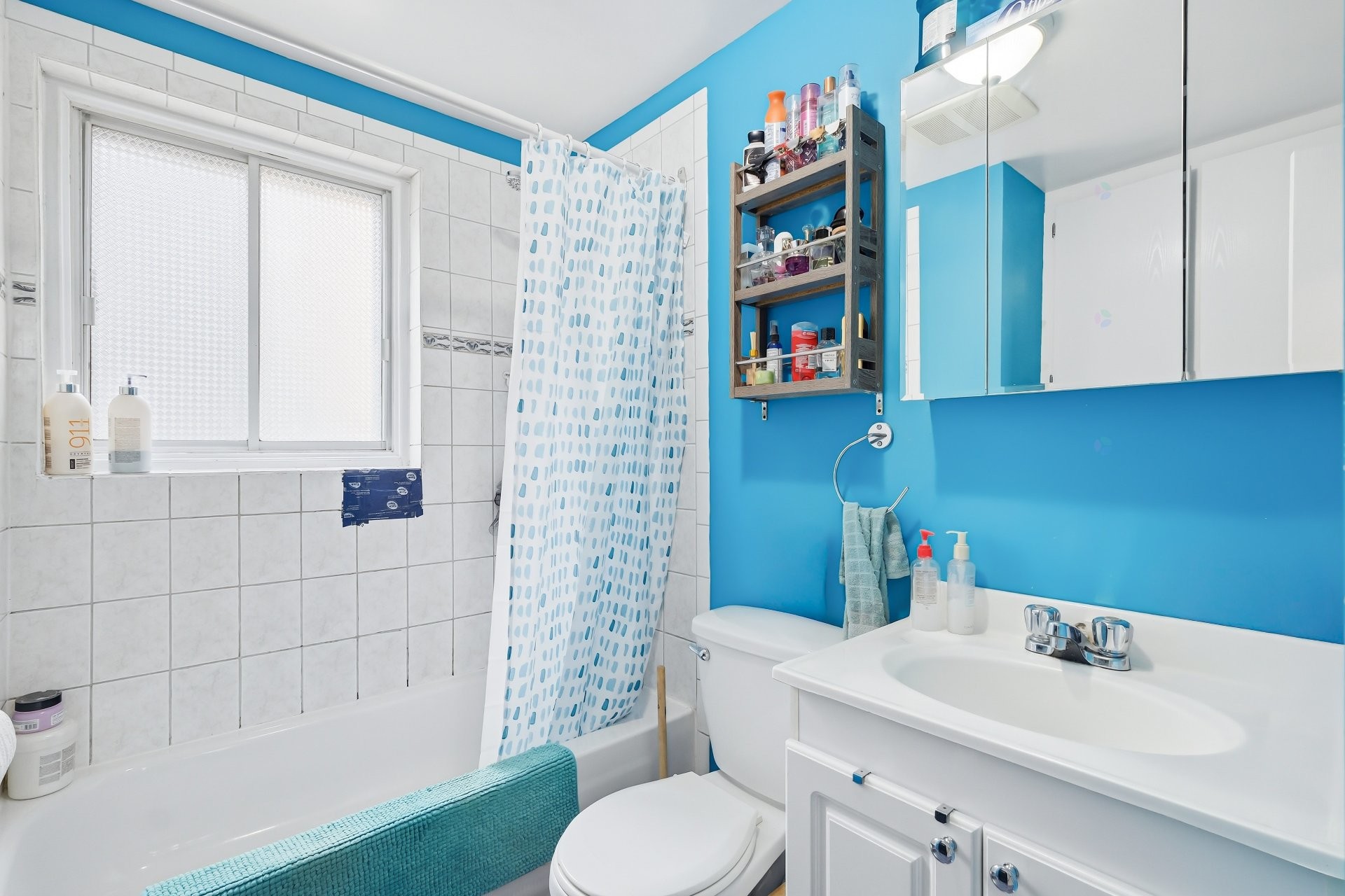Salle de bains - 2315 - 2319 Rue Lépine, Longueuil (Le Vieux-Longueuil), QC - Indoor Photo Showing Bathroom