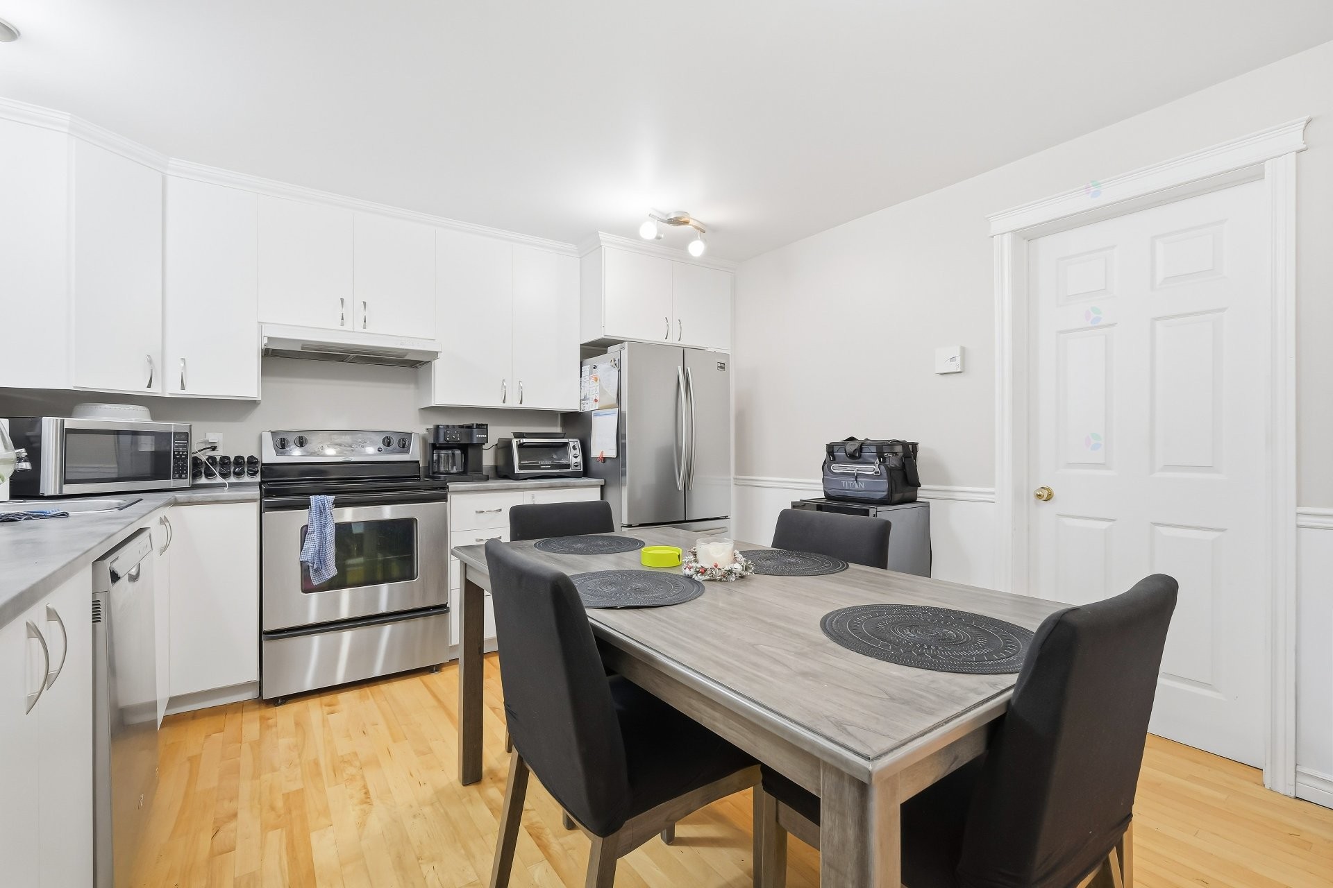 Cuisine - 2315 - 2319 Rue Lépine, Longueuil (Le Vieux-Longueuil), QC - Indoor Photo Showing Kitchen