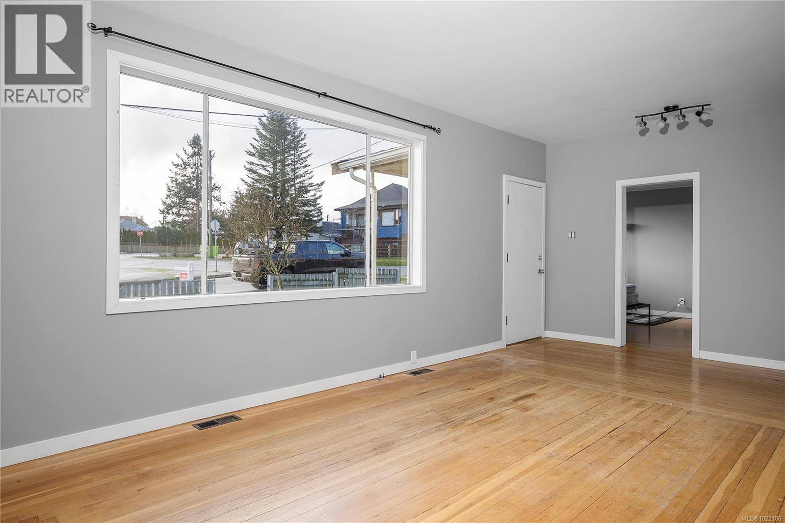 680 Pine St, Nanaimo, BC