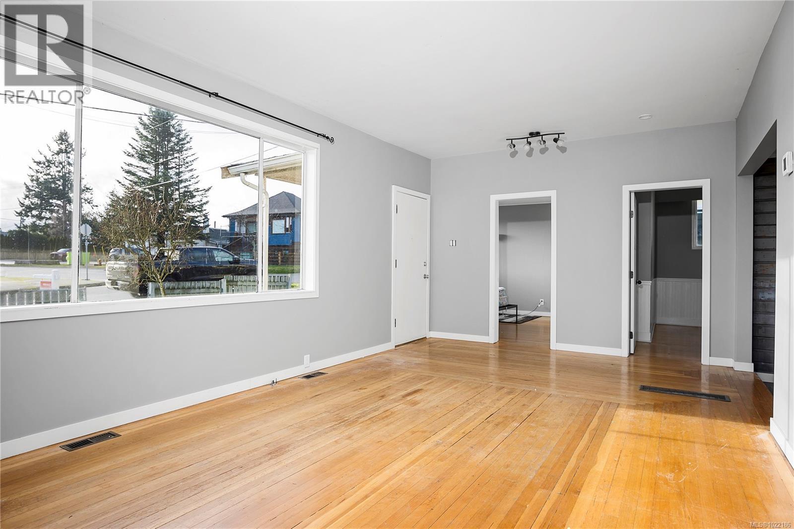 680 Pine St, Nanaimo, BC