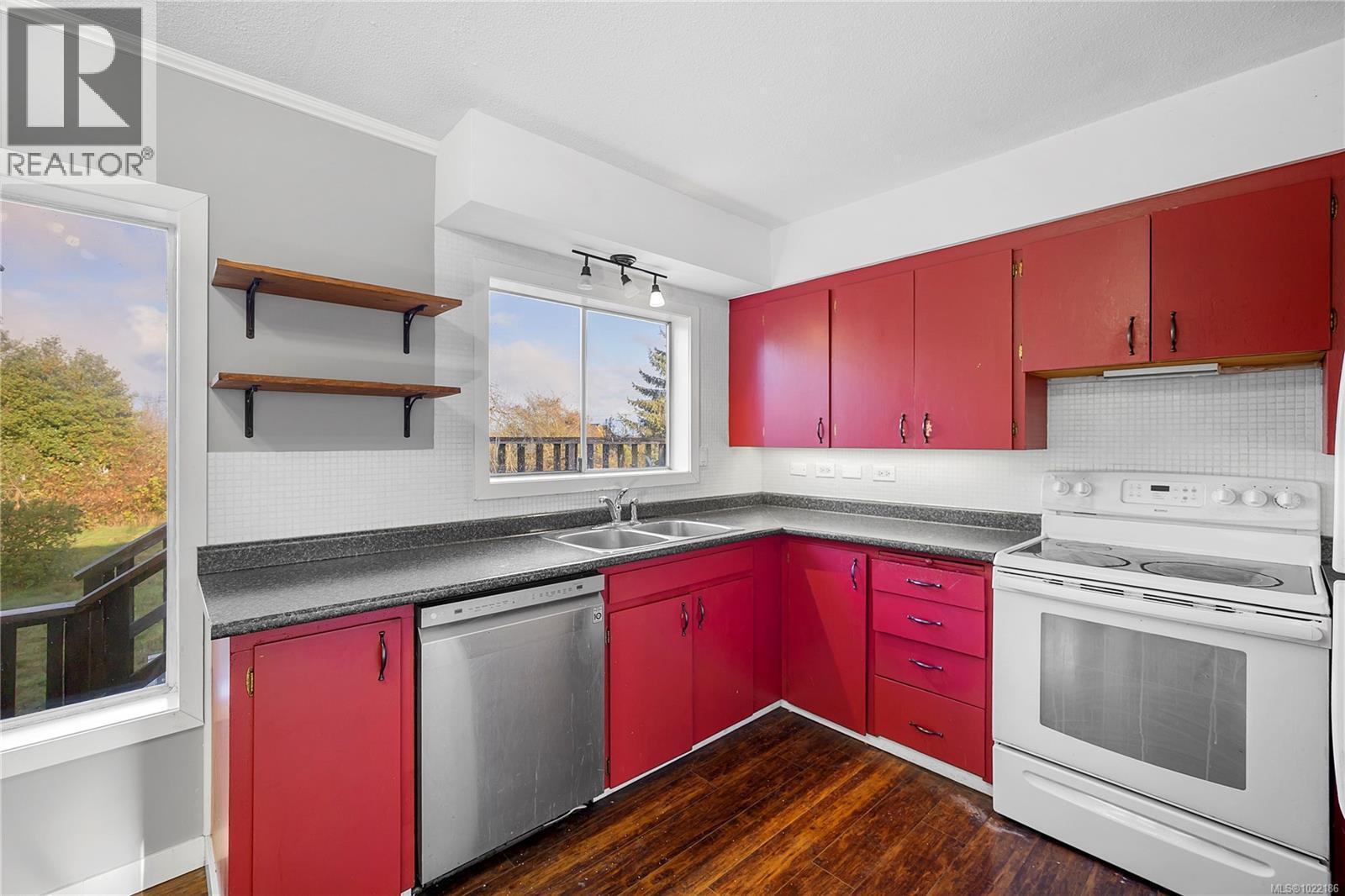 680 Pine St, Nanaimo, BC