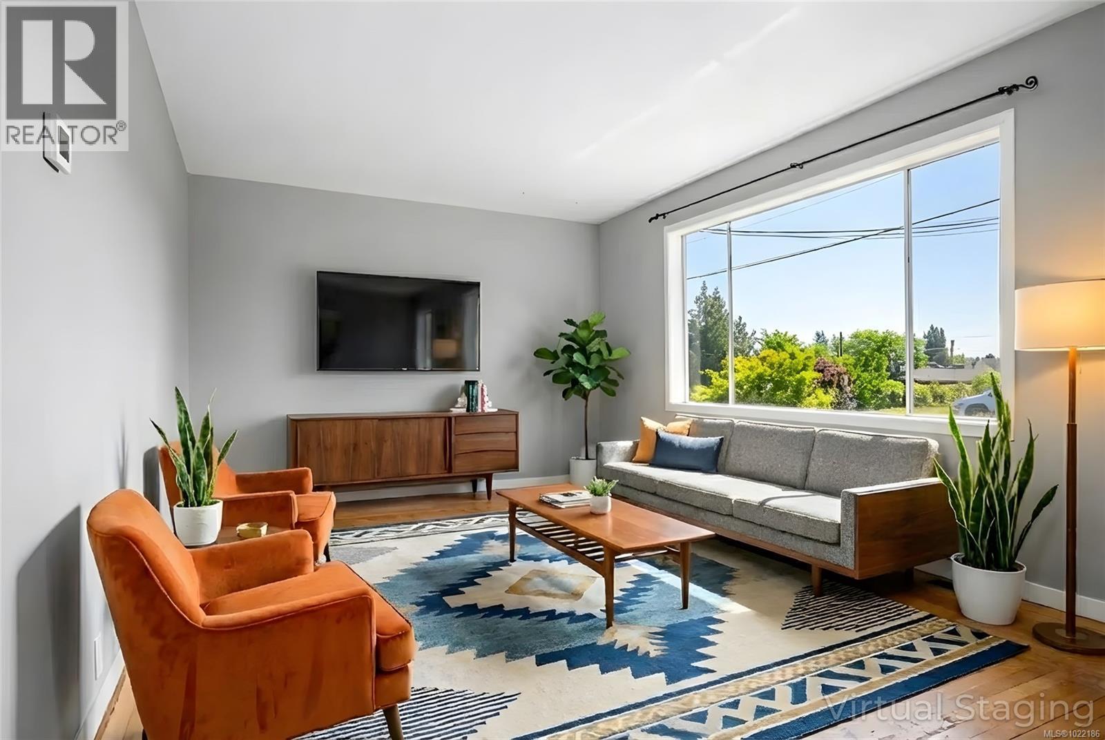 Virtually Staged - 680 Pine St, Nanaimo, BC