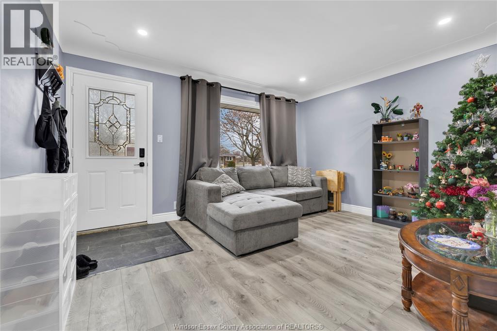 1879-81 Ford, Windsor, ON - Indoor Photo Showing Living Room