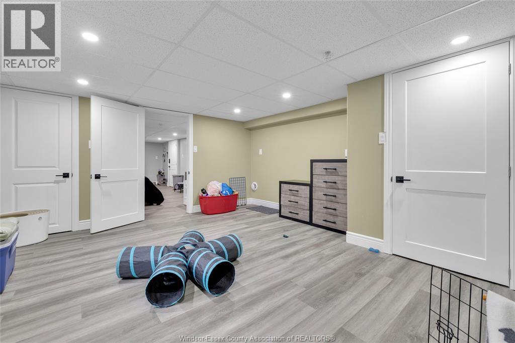 1879-81 Ford, Windsor, ON - Indoor