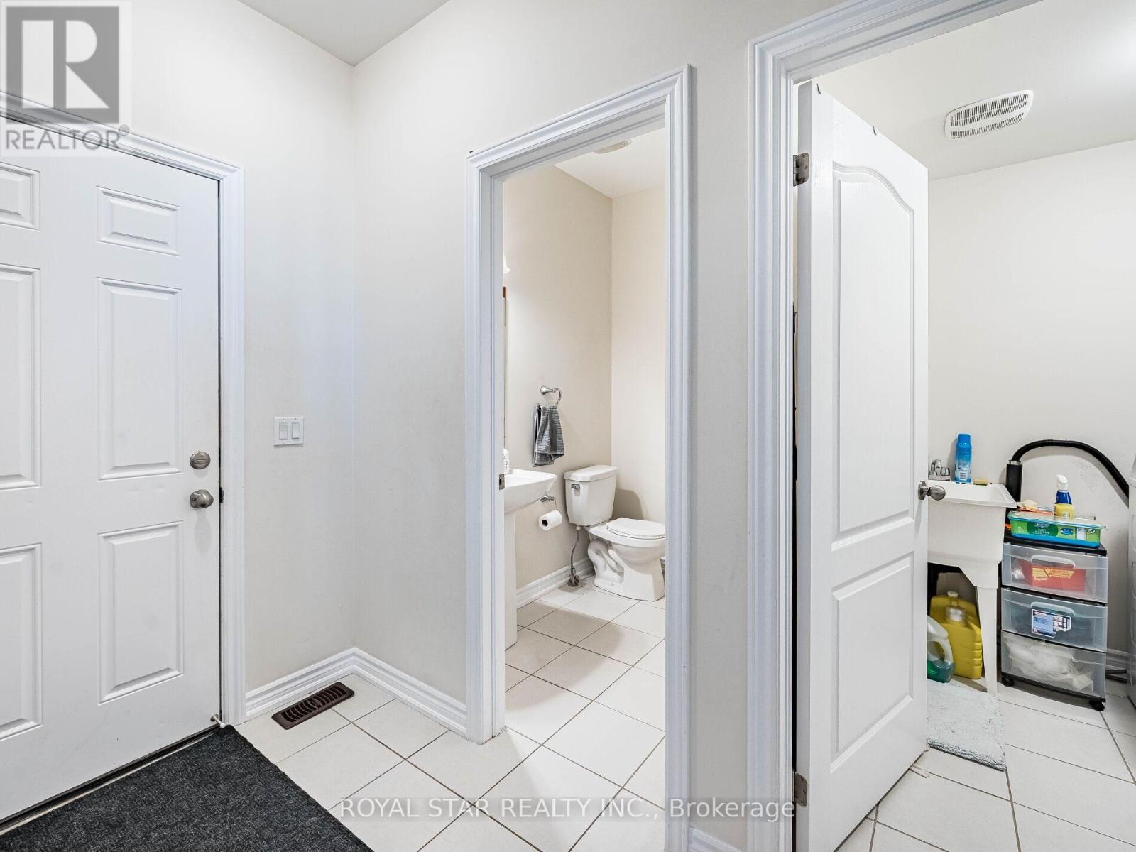 178 Newhouse Boulevard, Caledon, ON - Indoor Photo Showing Other Room