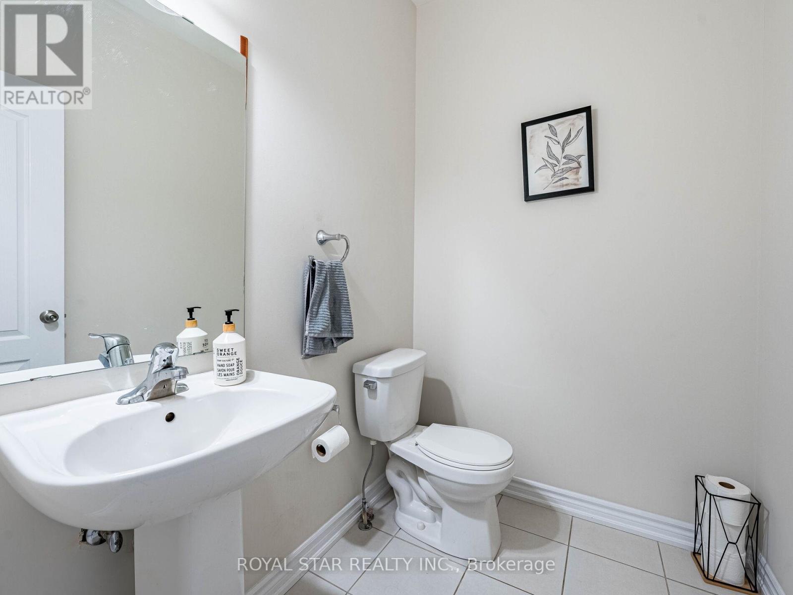 178 Newhouse Boulevard, Caledon, ON - Indoor Photo Showing Bathroom