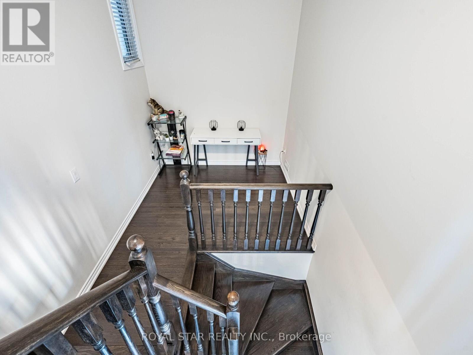 178 Newhouse Boulevard, Caledon, ON - Indoor Photo Showing Other Room