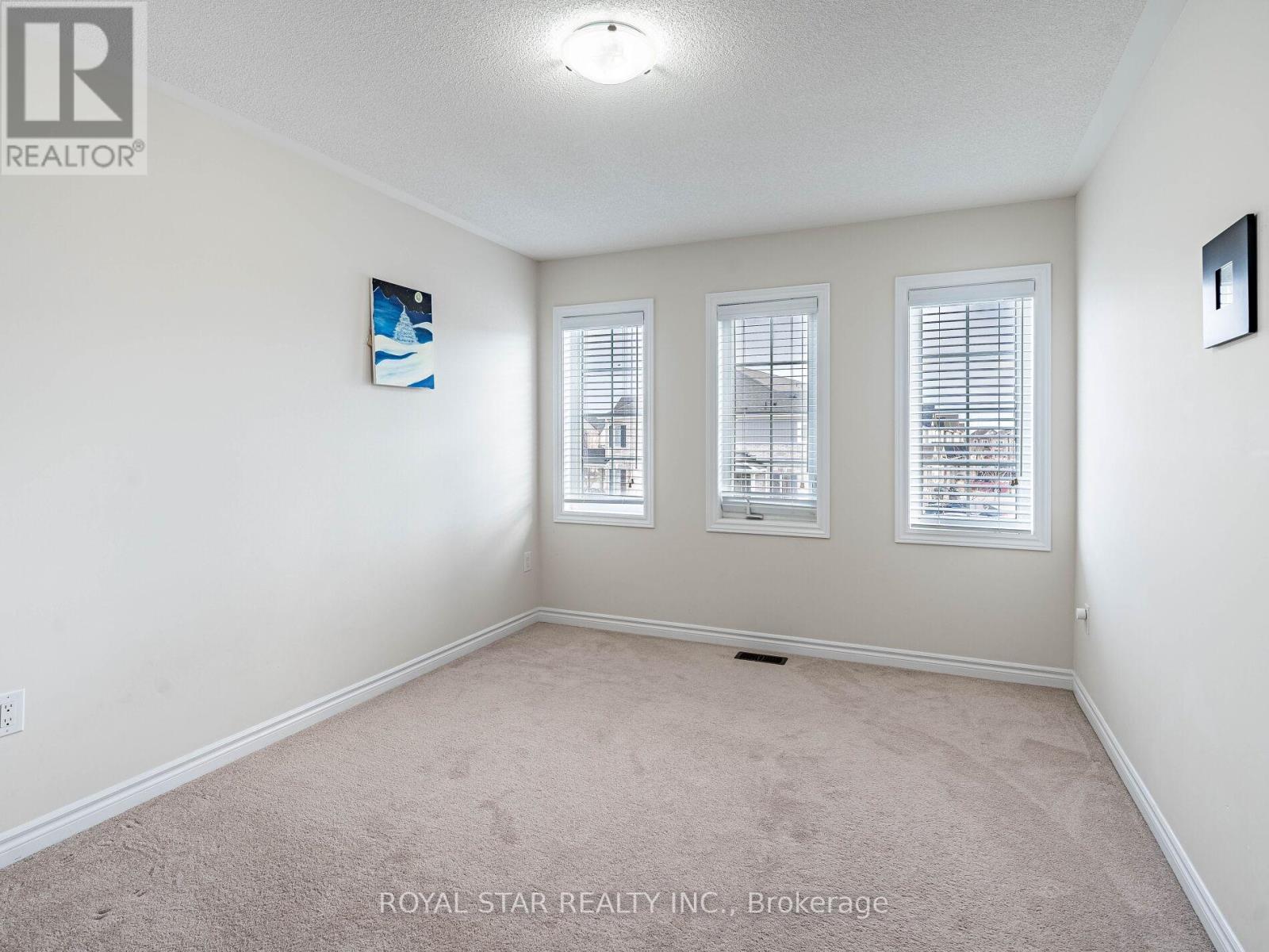 178 Newhouse Boulevard, Caledon, ON - Indoor Photo Showing Other Room