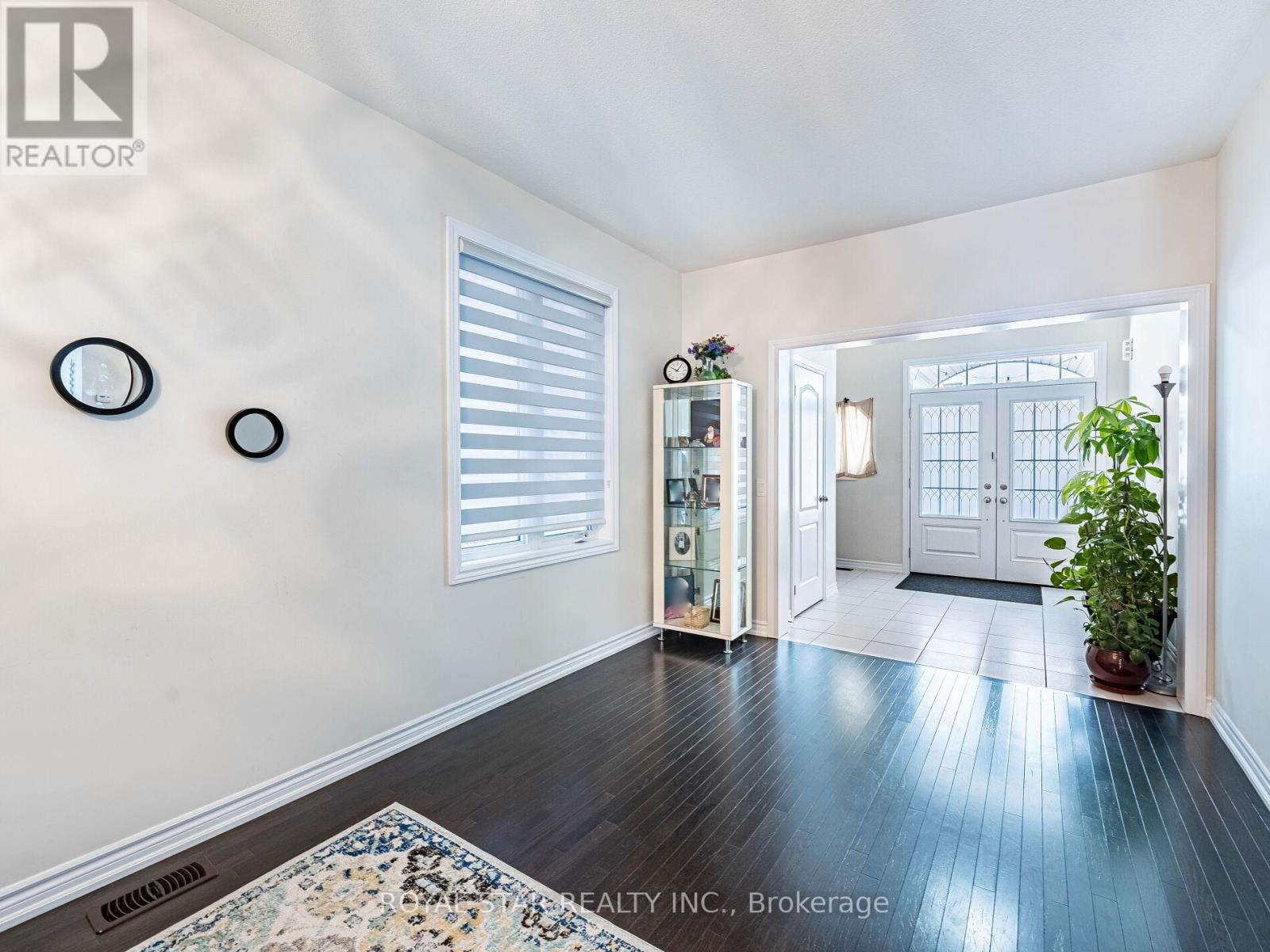 178 Newhouse Boulevard, Caledon, ON - Indoor Photo Showing Other Room