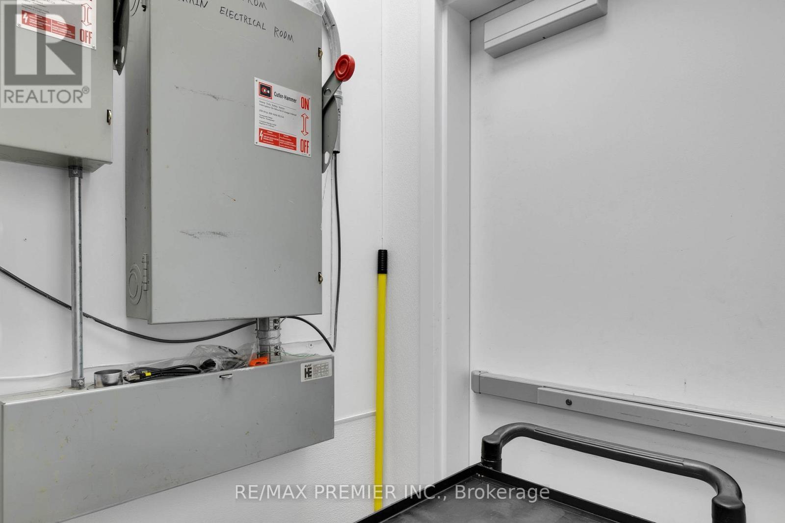 104 - 2151 St. Clair Avenue W, Toronto, ON