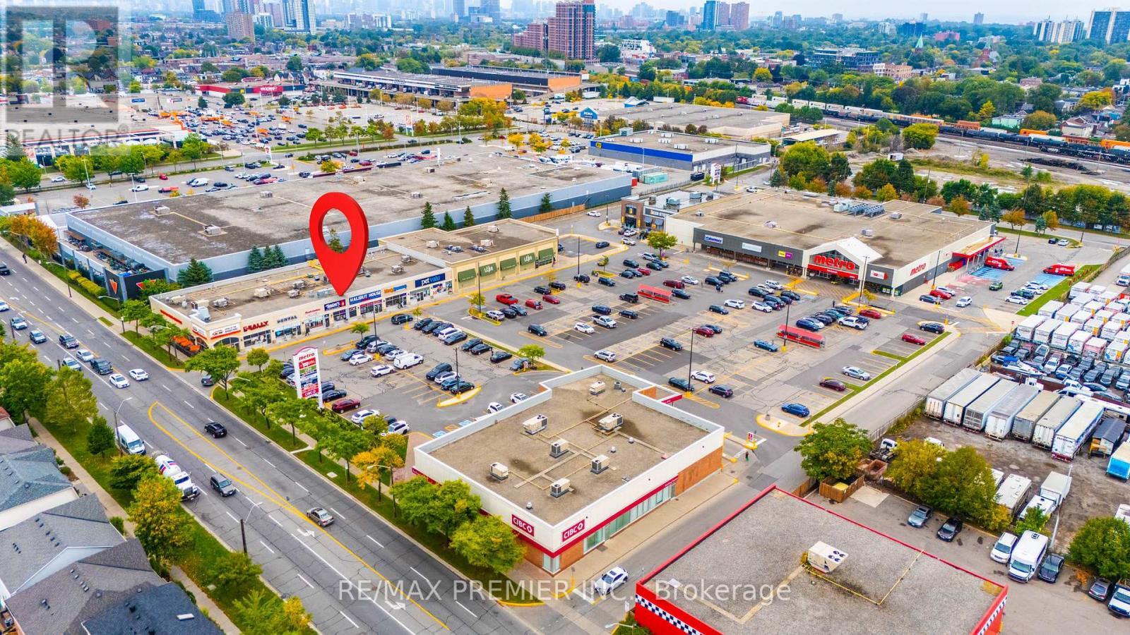 104 - 2151 St. Clair Avenue W, Toronto, ON