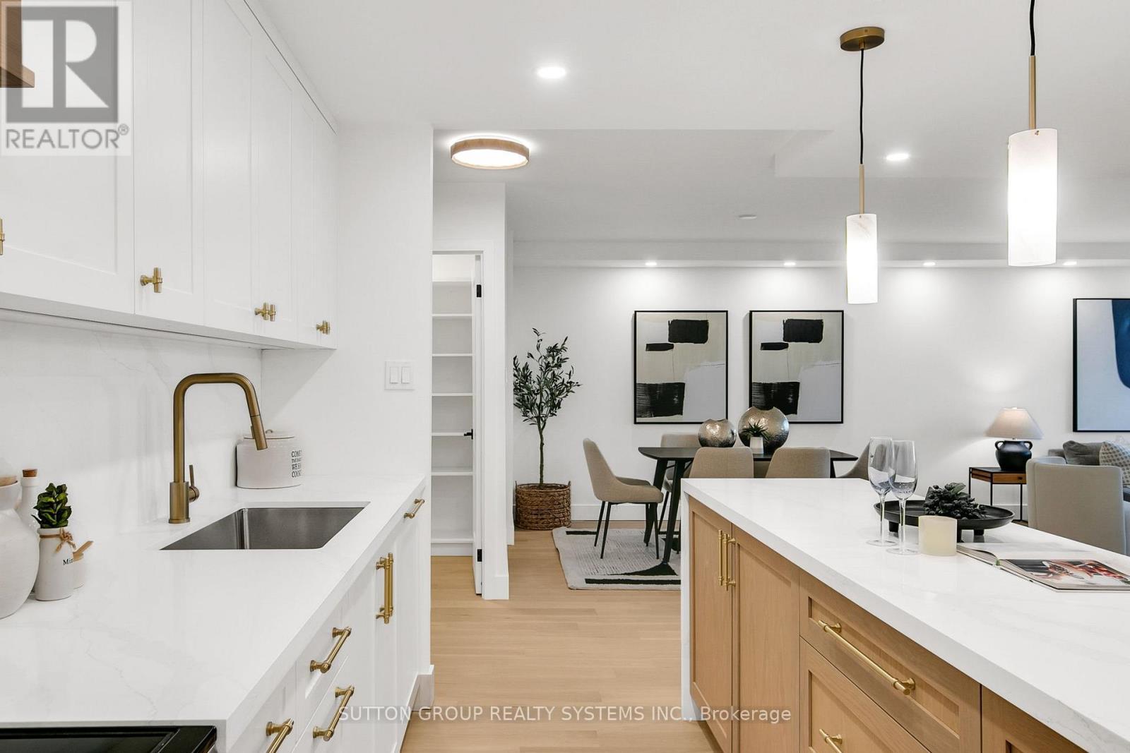 2107 - 820 Burnhamthorpe Road, Toronto, ON