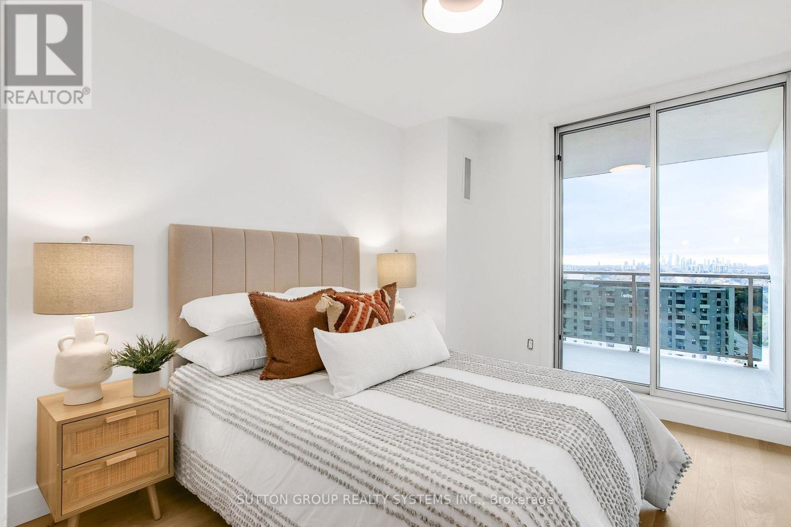 2107 - 820 Burnhamthorpe Road, Toronto, ON