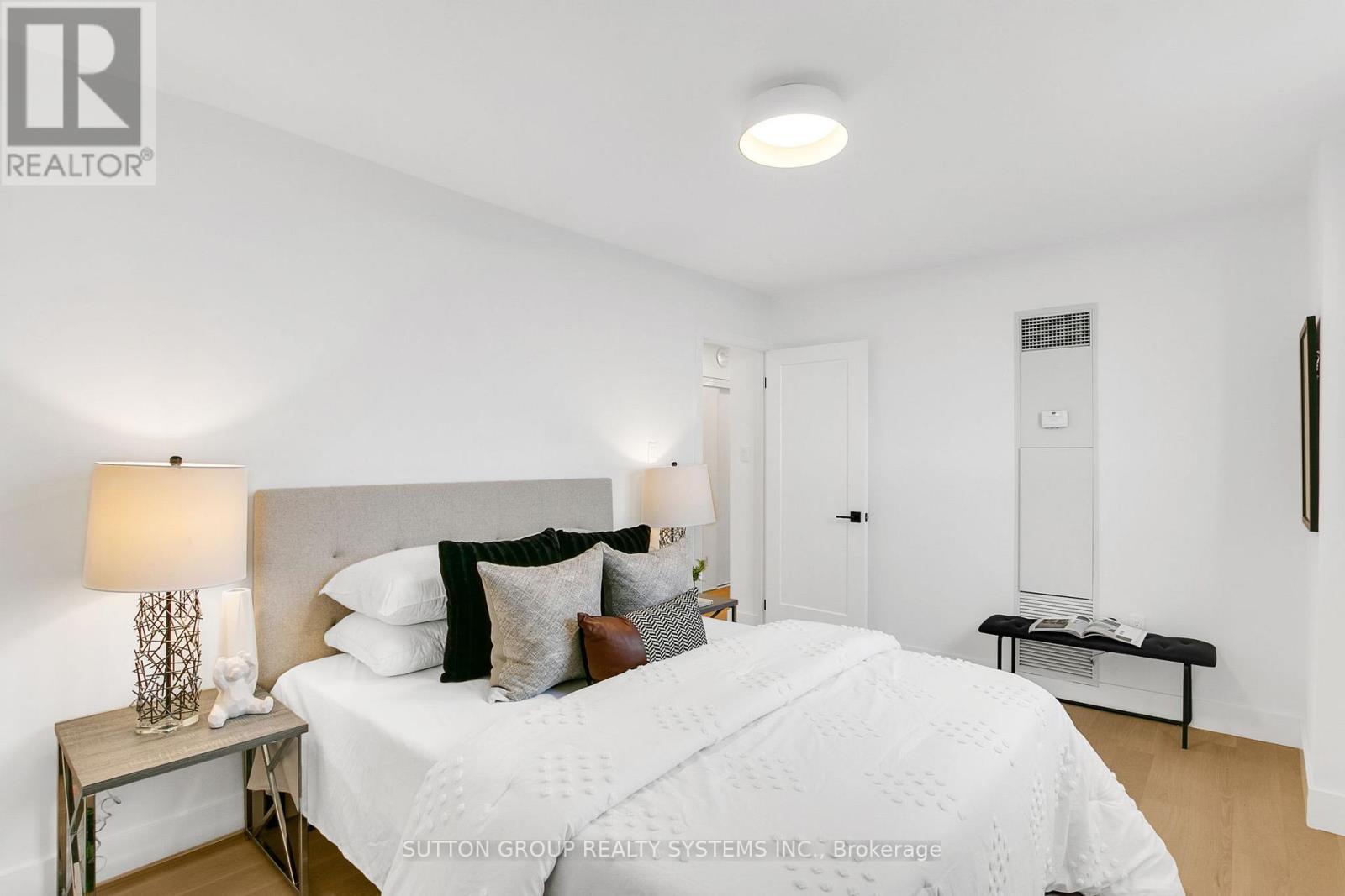 2107 - 820 Burnhamthorpe Road, Toronto, ON