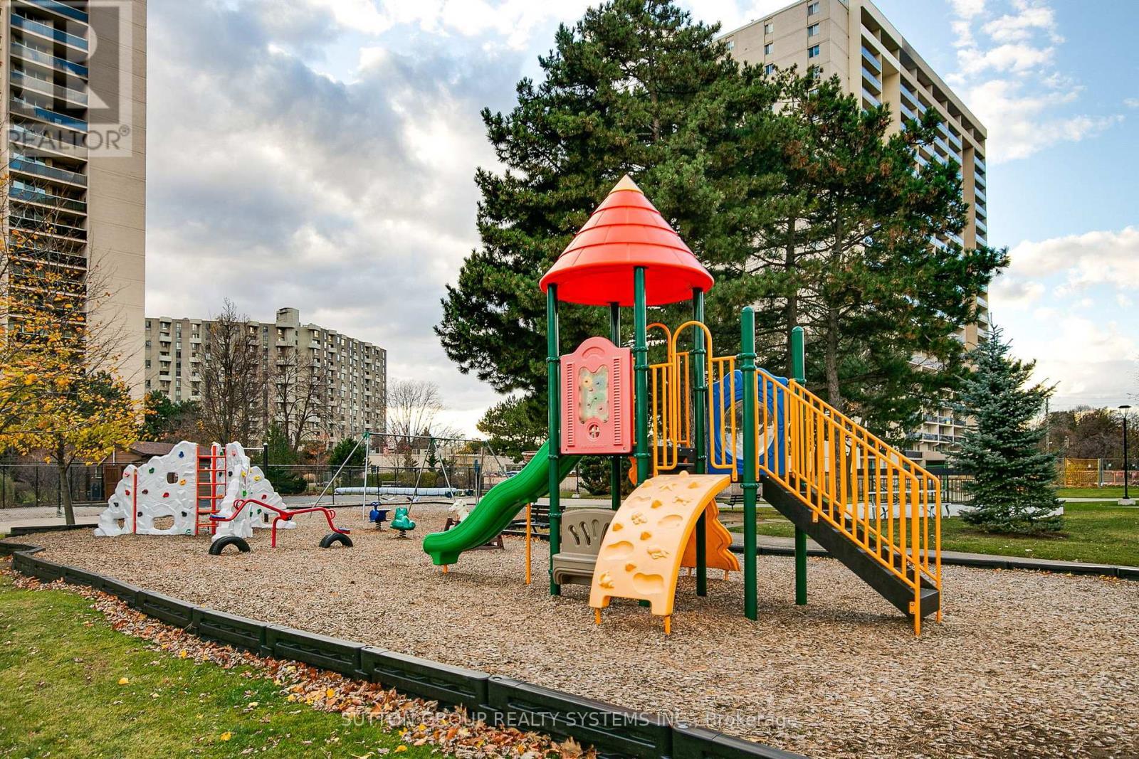 2107 - 820 Burnhamthorpe Road, Toronto, ON