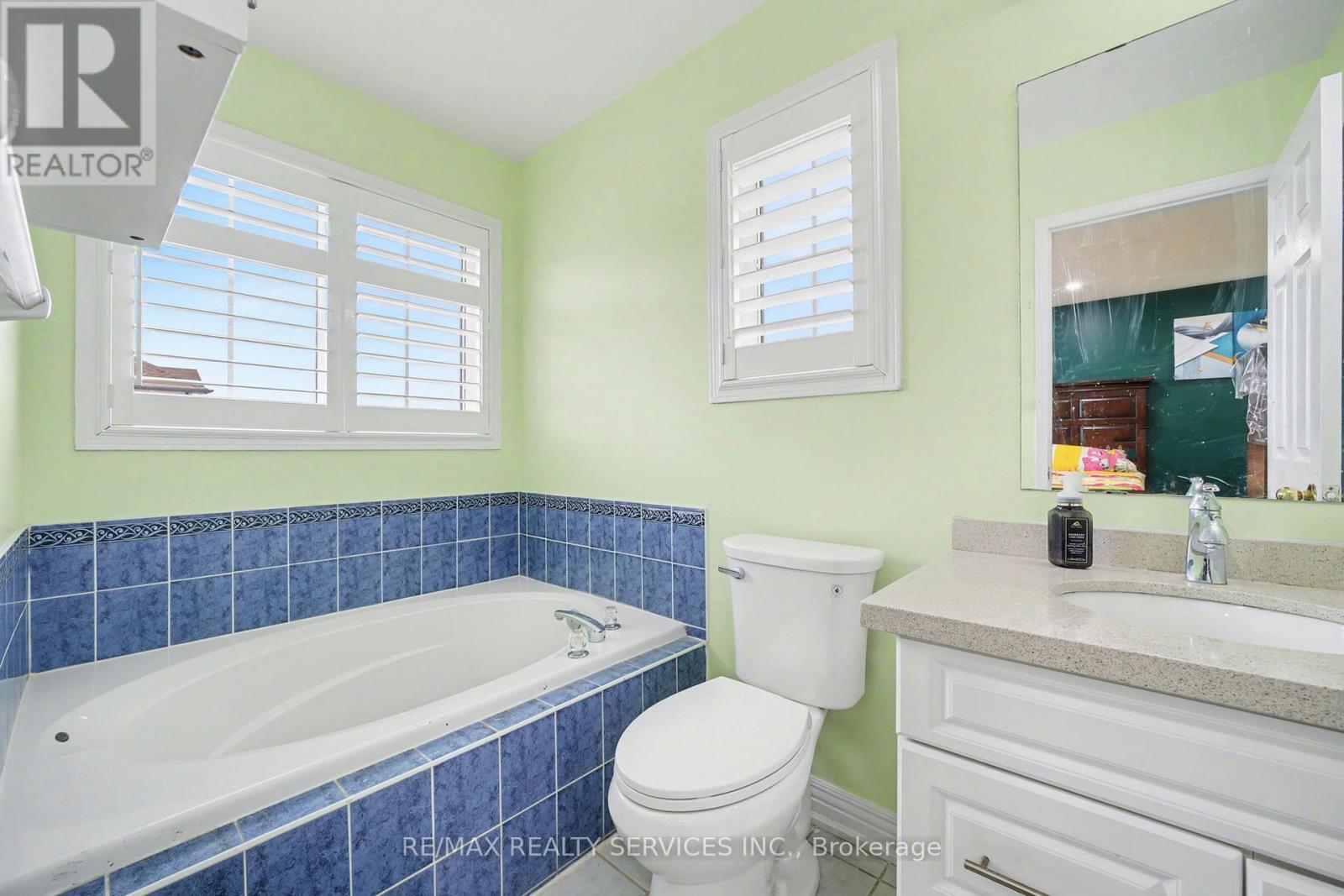 3203 Carabella Way, Mississauga, ON - Indoor Photo Showing Bathroom