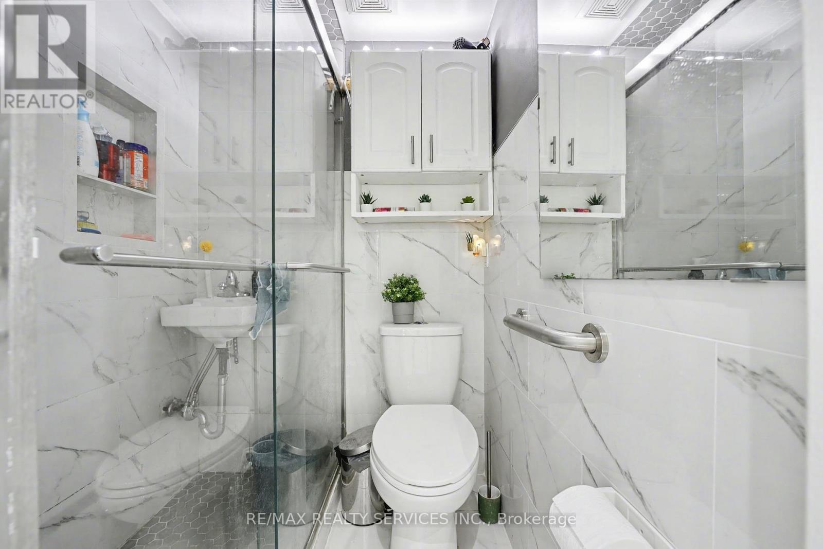 3203 Carabella Way, Mississauga, ON - Indoor Photo Showing Bathroom