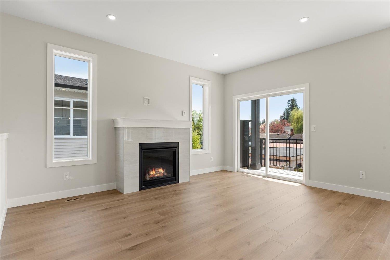 1 46058 Bonny Avenue|Chilliwack Proper East, Chilliwack, BC - Indoor Photo Showing Living Room With Fireplace