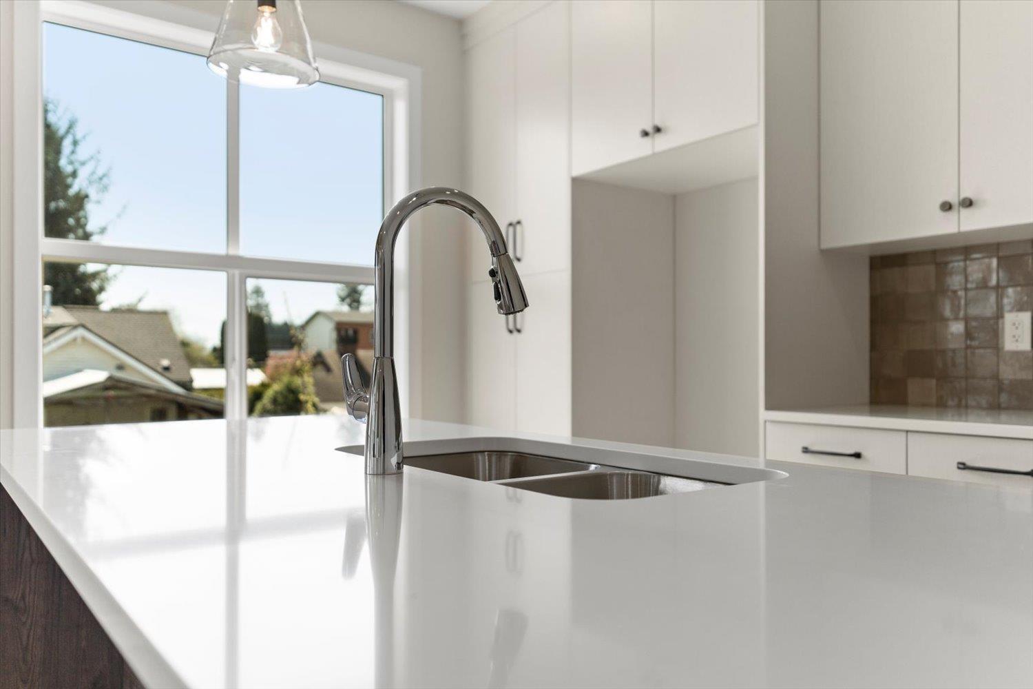 1 46058 Bonny Avenue|Chilliwack Proper East, Chilliwack, BC - Indoor Photo Showing Kitchen With Double Sink