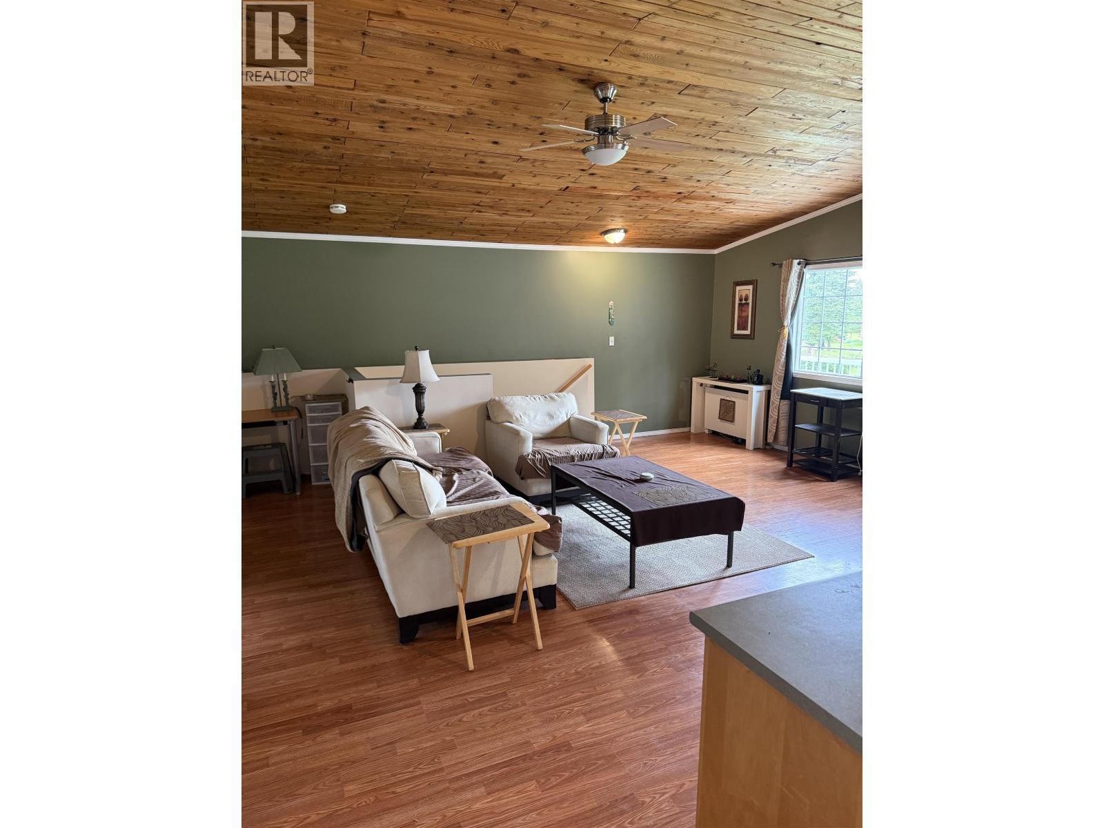 4994 Donsleequa Road, 108 Mile Ranch, BC - Indoor