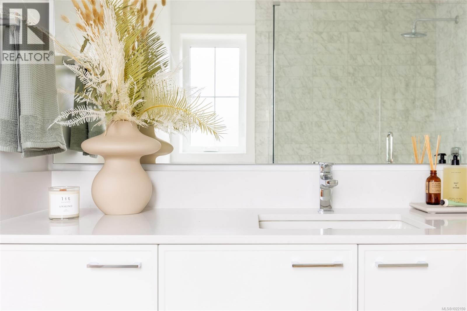 *Different floorplan, similar finishings - Th9 3450 Whittier Ave, Saanich, BC - Indoor Photo Showing Bathroom