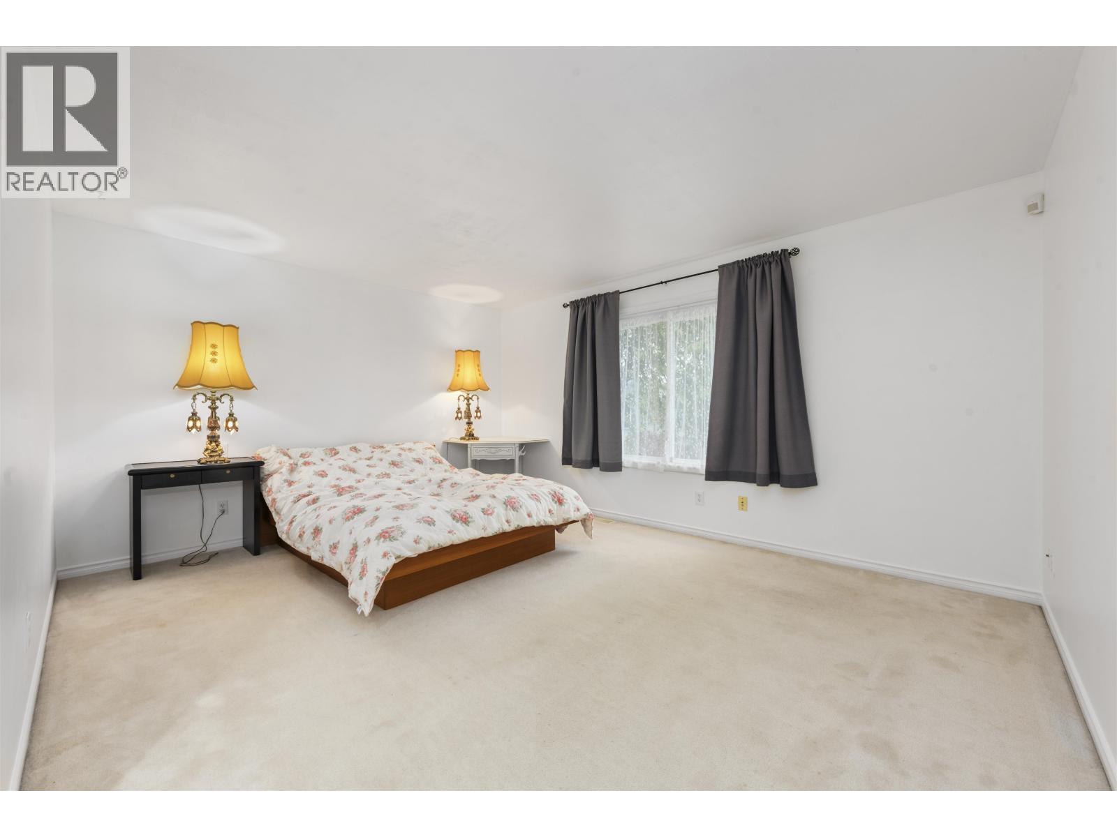 10231 Cambie Road, Richmond, BC - Indoor Photo Showing Bedroom