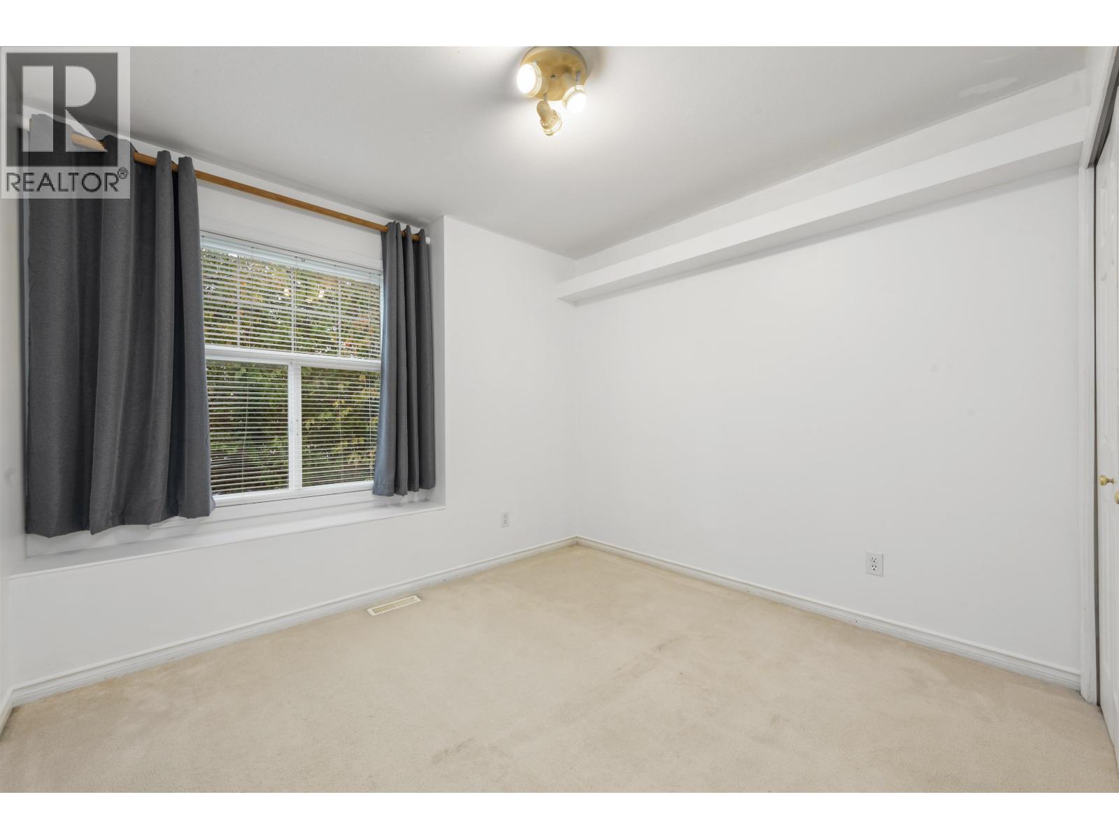 10231 Cambie Road, Richmond, BC - Indoor Photo Showing Other Room