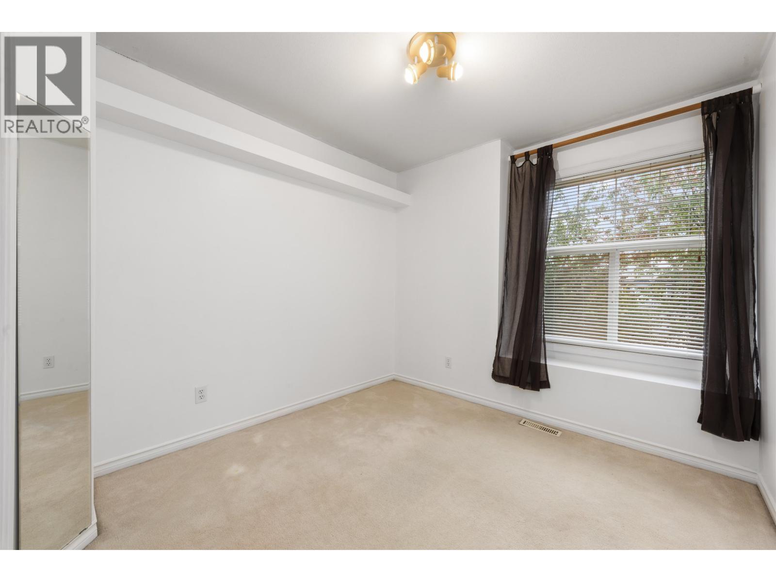 10231 Cambie Road, Richmond, BC - Indoor Photo Showing Other Room