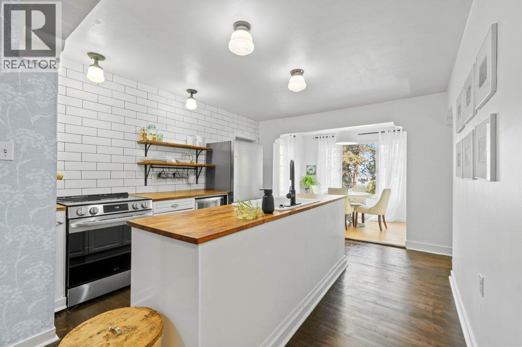 1210 Trans Canada Highway Highway Ne Lot# 1, Salmon Arm, BC - Indoor Photo Showing Kitchen