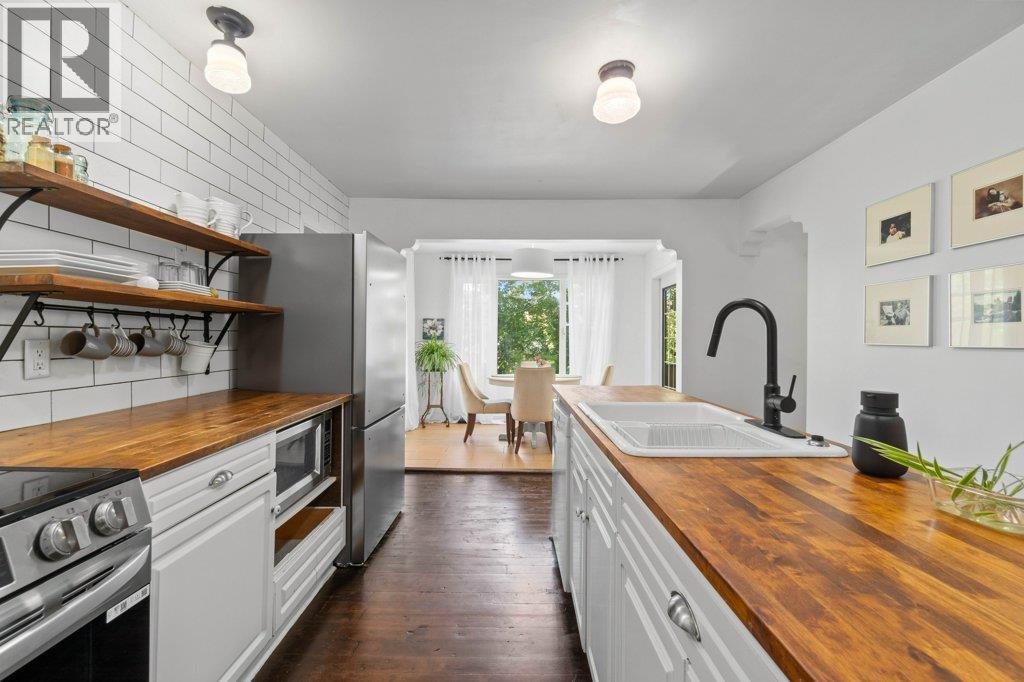 1210 Trans Canada Highway Highway Ne Lot# 1, Salmon Arm, BC - Indoor Photo Showing Kitchen