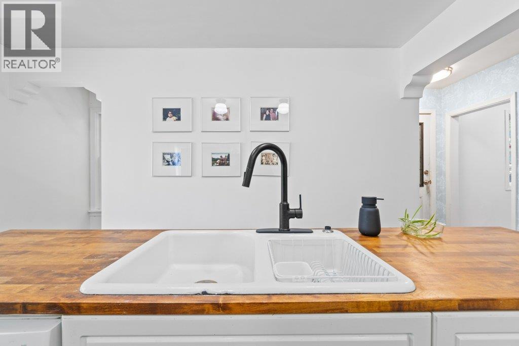 1210 Trans Canada Highway Highway Ne Lot# 1, Salmon Arm, BC - Indoor Photo Showing Kitchen