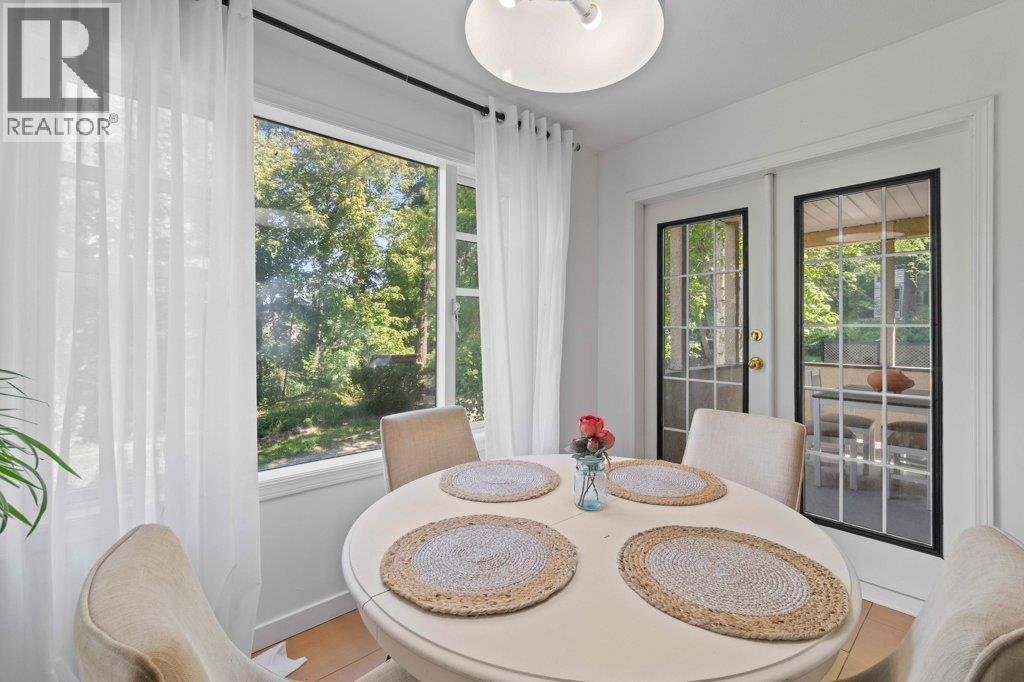 1210 Trans Canada Highway Highway Ne Lot# 1, Salmon Arm, BC - Indoor Photo Showing Dining Room