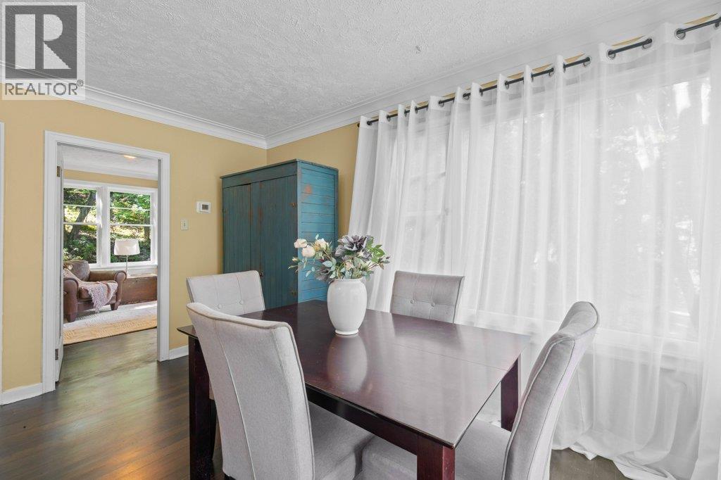 1210 Trans Canada Highway Highway Ne Lot# 1, Salmon Arm, BC - Indoor Photo Showing Dining Room