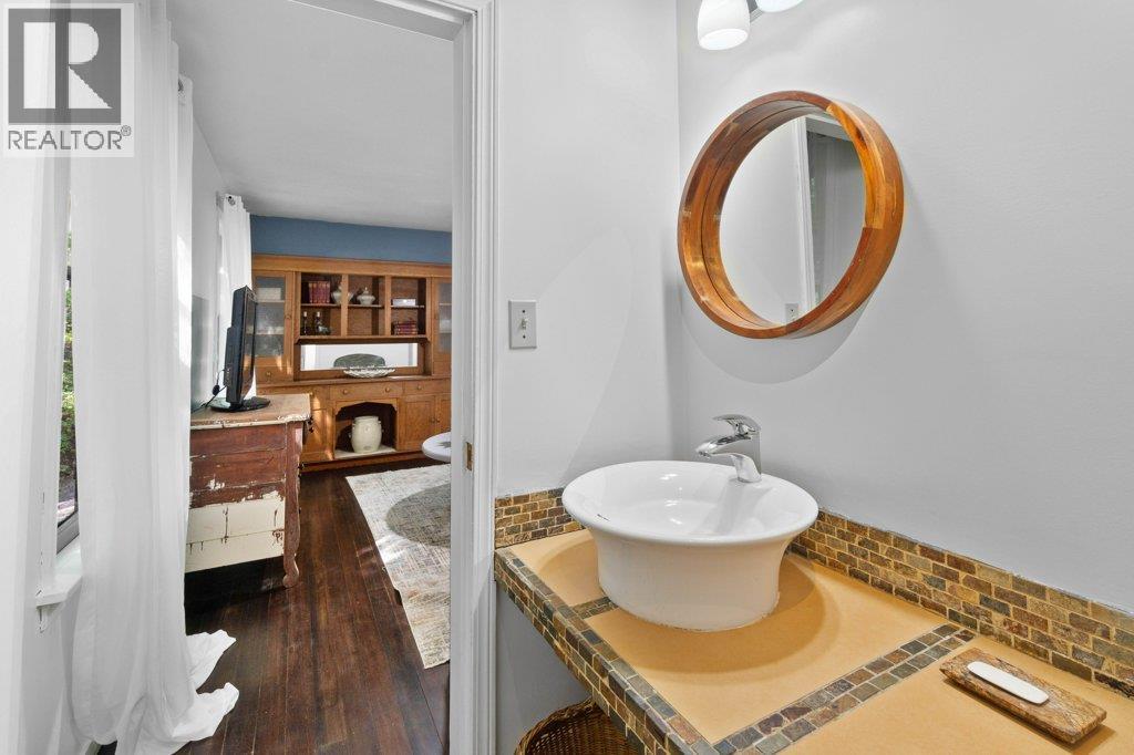 1210 Trans Canada Highway Highway Ne Lot# 1, Salmon Arm, BC - Indoor Photo Showing Bathroom