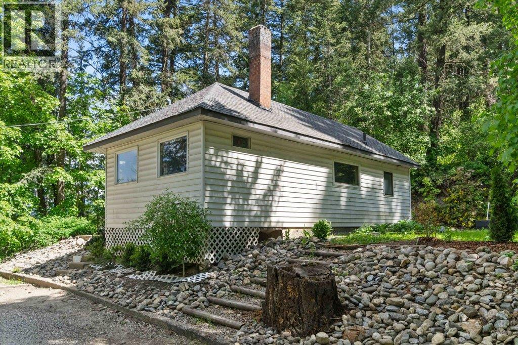 carriage home - 1210 Trans Canada Highway Highway Ne Lot# 1, Salmon Arm, BC - Outdoor